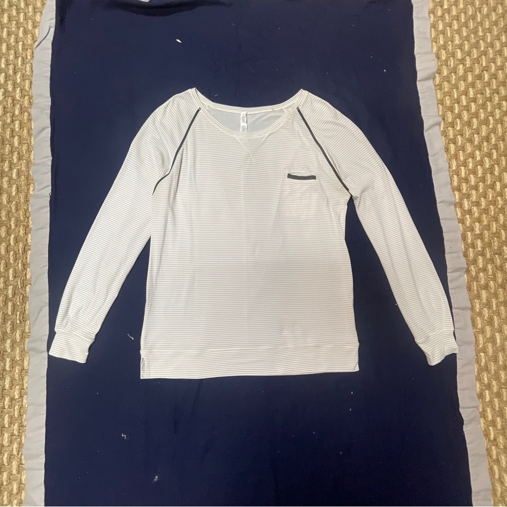 Lululemon Off White Striped Raglan Long Sleeve Top Scoop Neck Pocket Women Sz 8